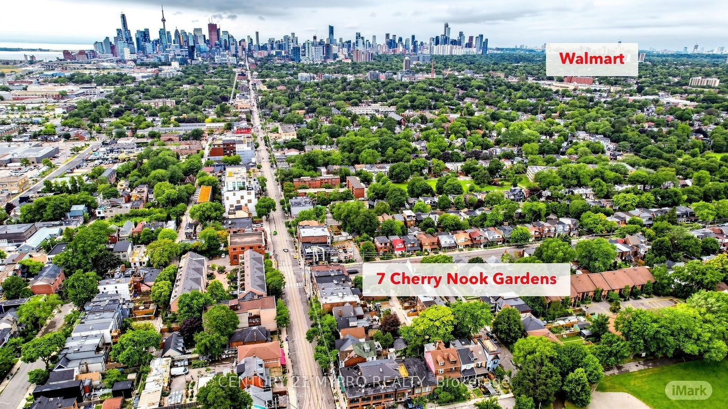 7 CHERRY NOOK GARDENS Toronto (Greenwood-Coxwell), Ontario M4L1J5