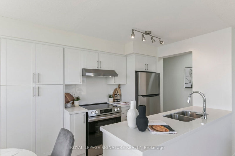 1307 - 18 KENASTON GARDENS Toronto (Bayview Village), Ontario M2K3C7