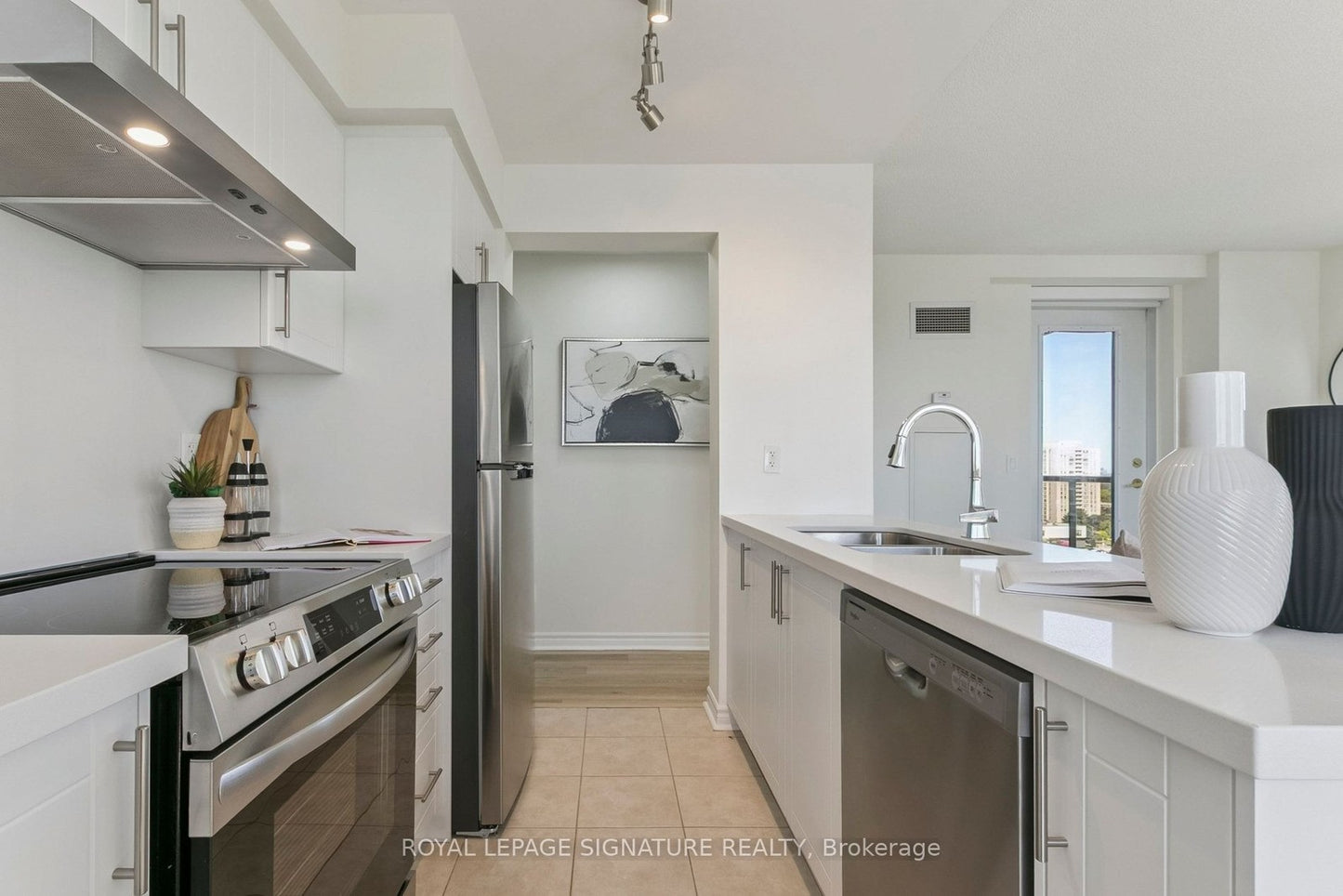1307 - 18 KENASTON GARDENS Toronto (Bayview Village), Ontario M2K3C7