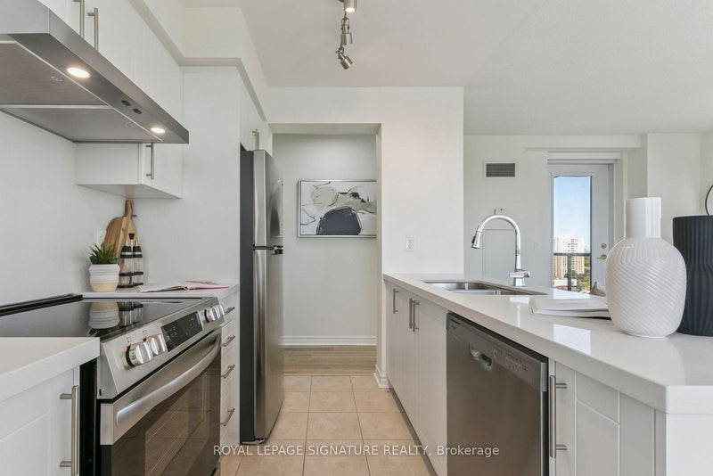 1307 - 18 KENASTON GARDENS Toronto (Bayview Village), Ontario M2K3C7