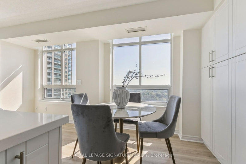 1307 - 18 KENASTON GARDENS Toronto (Bayview Village), Ontario M2K3C7