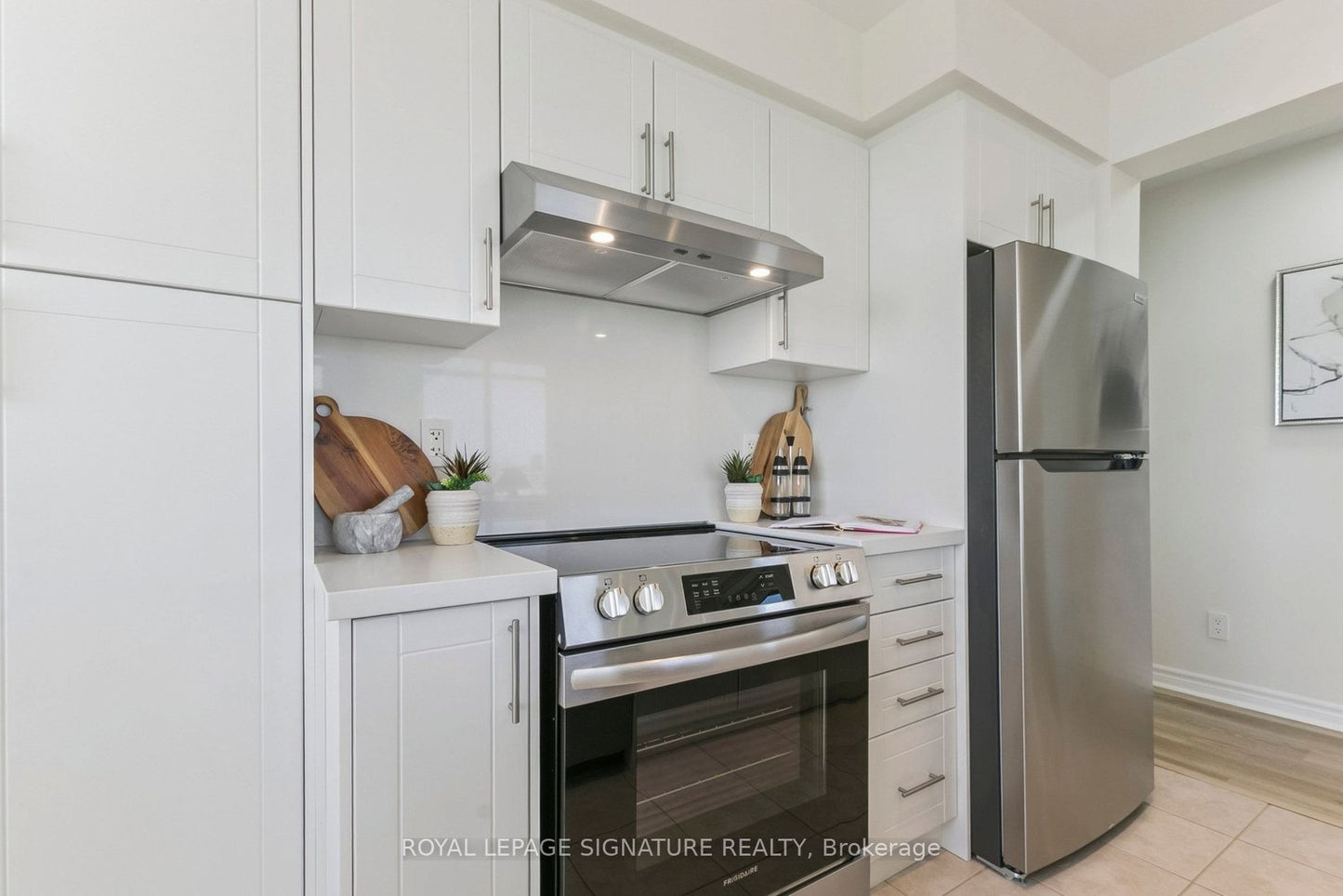 1307 - 18 KENASTON GARDENS Toronto (Bayview Village), Ontario M2K3C7