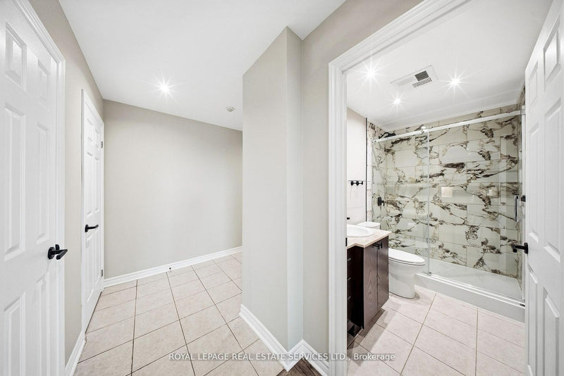 1509 - 33 ELLEN STREET Barrie (City Centre), Ontario L4N6E9