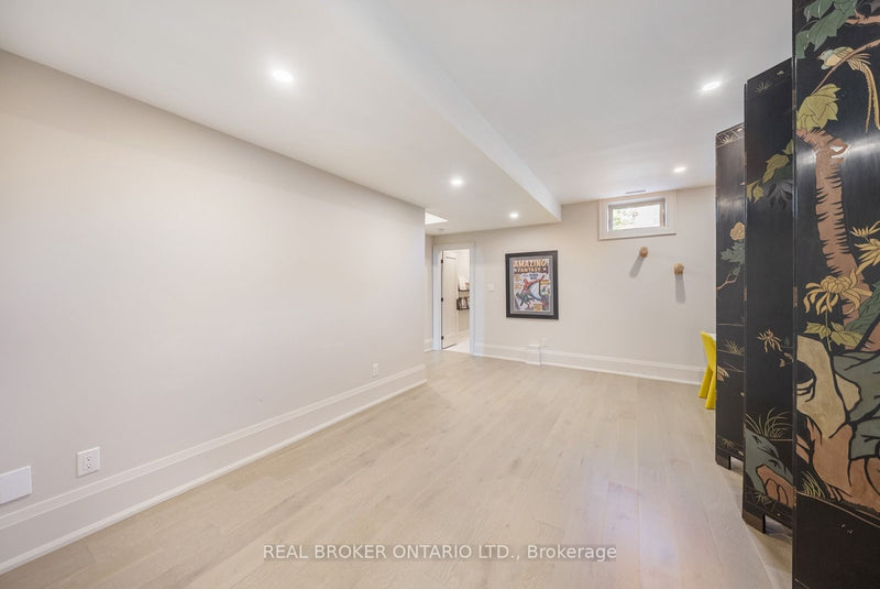 172-174 VICTORIA STREET Newmarket (Central Newmarket), Ontario L3Y4E1