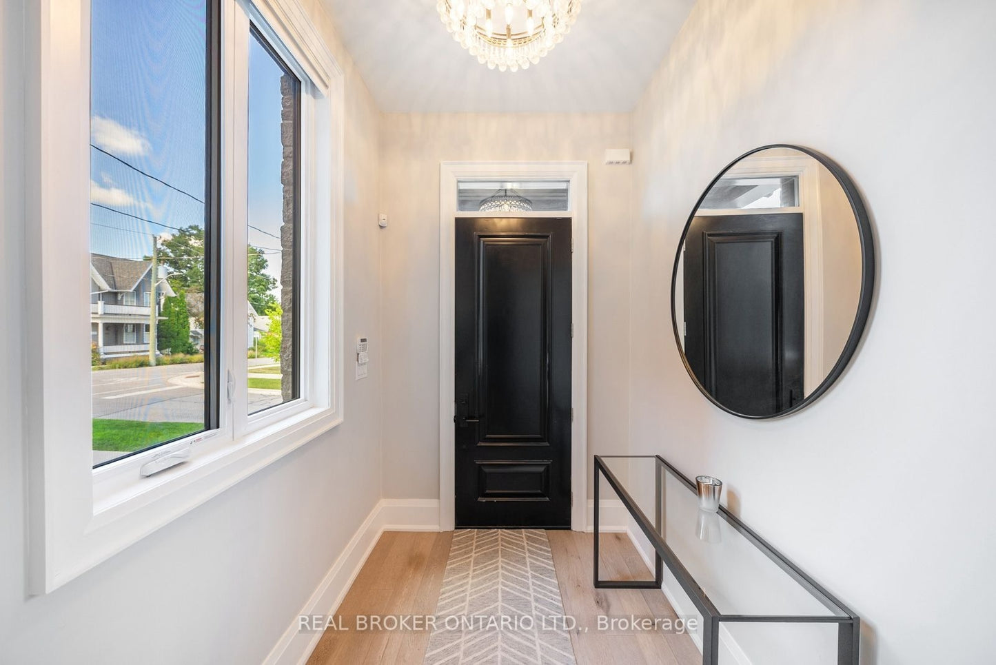 172-174 VICTORIA STREET Newmarket (Central Newmarket), Ontario L3Y4E1