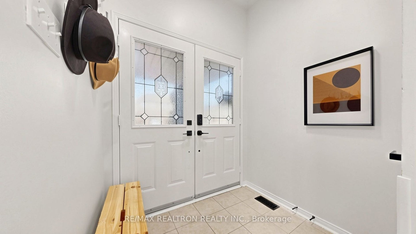 21 BELVIA DRIVE Vaughan (Patterson), Ontario L4K5J6