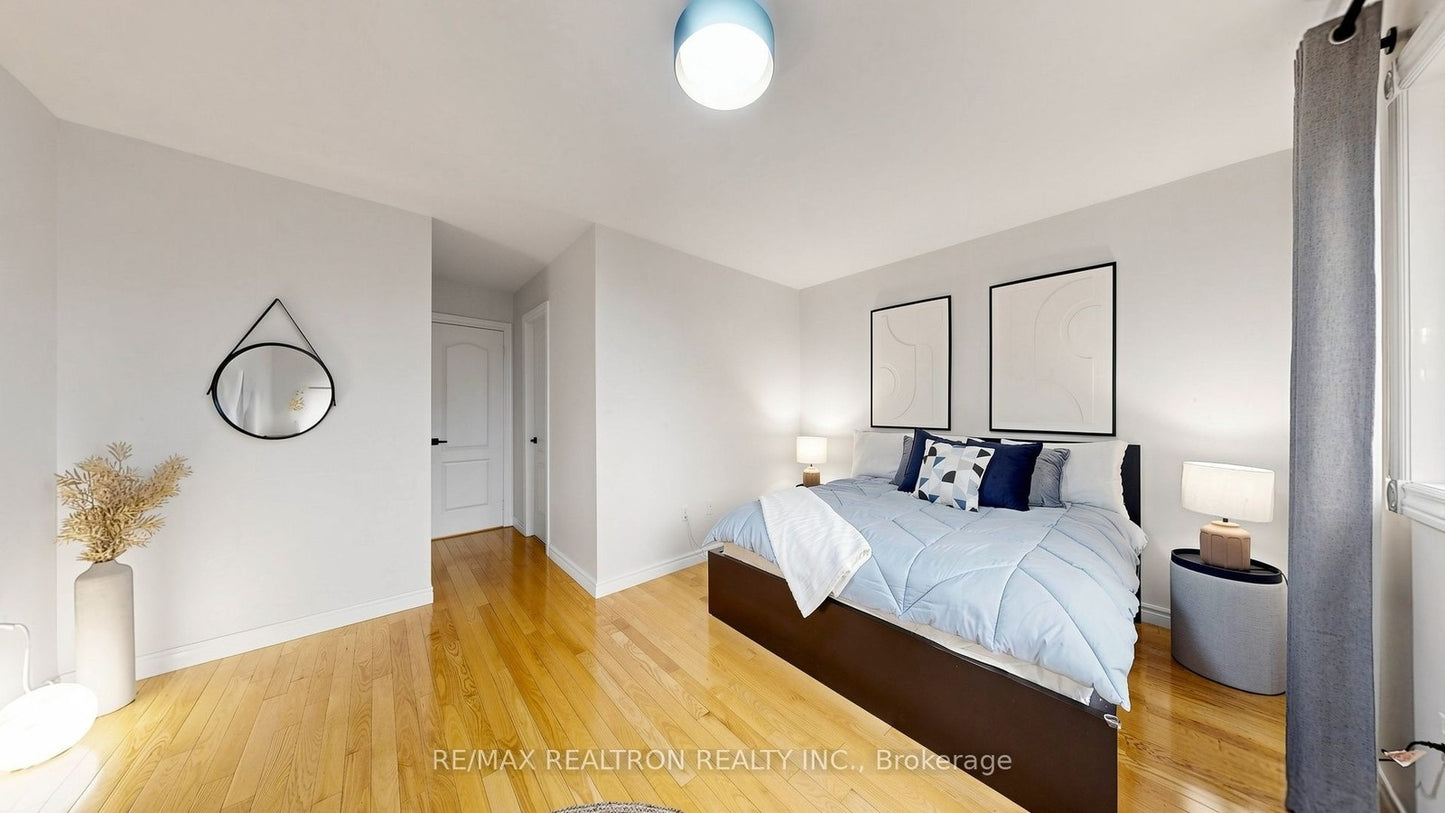 21 BELVIA DRIVE Vaughan (Patterson), Ontario L4K5J6