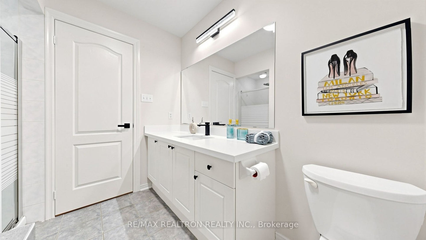21 BELVIA DRIVE Vaughan (Patterson), Ontario L4K5J6