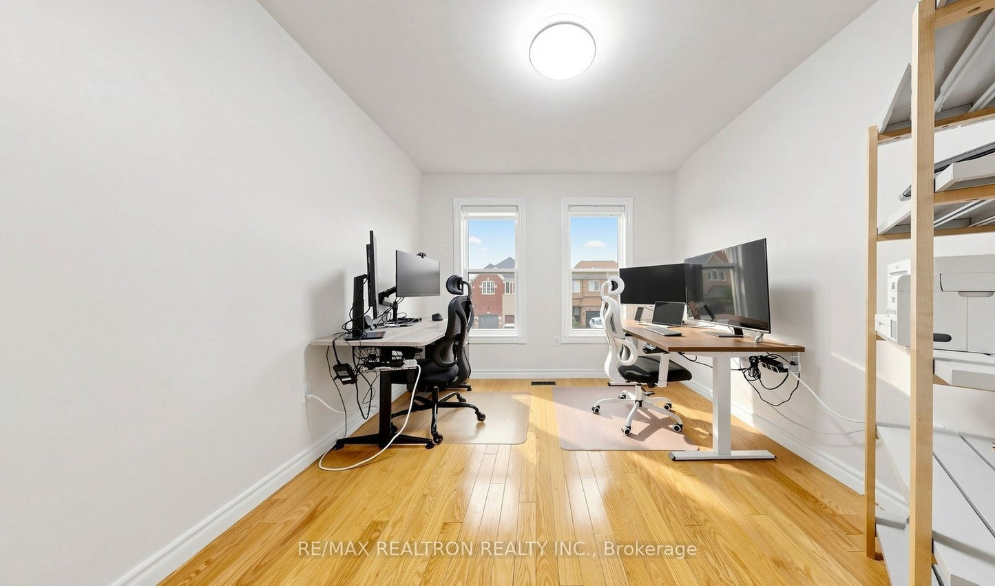 21 BELVIA DRIVE Vaughan (Patterson), Ontario L4K5J6