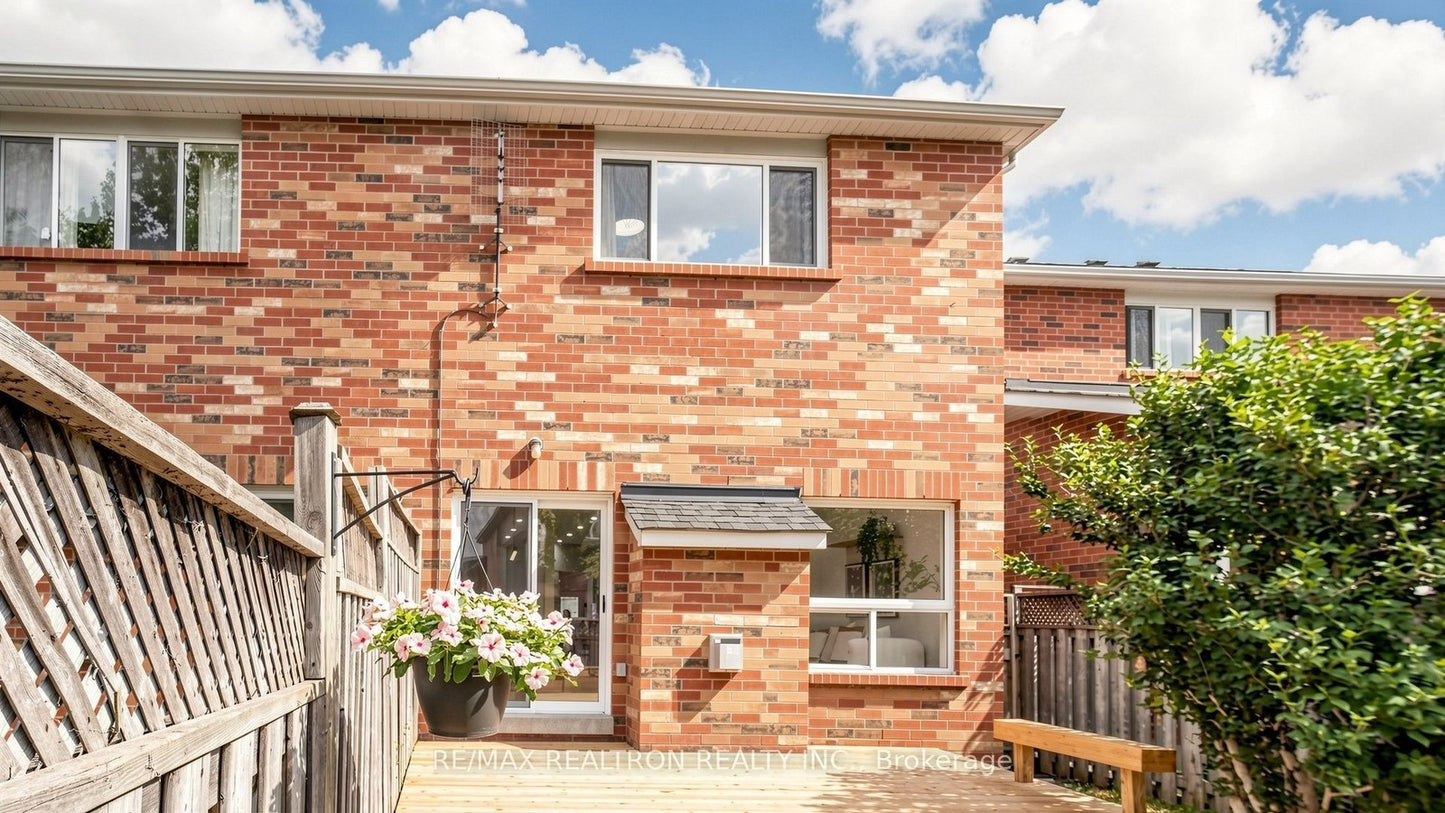 21 BELVIA DRIVE Vaughan (Patterson), Ontario L4K5J6