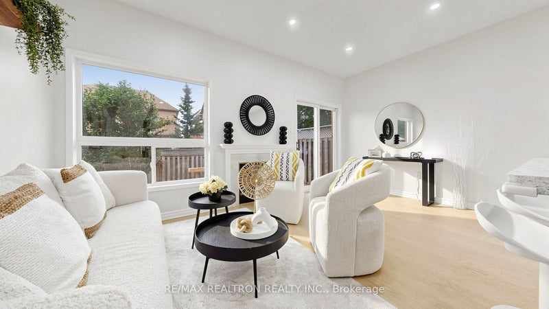 21 BELVIA DRIVE Vaughan (Patterson), Ontario L4K5J6