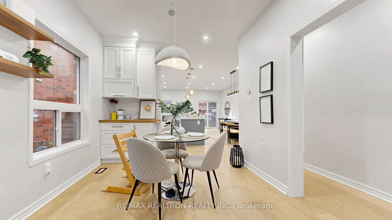 21 BELVIA DRIVE Vaughan (Patterson), Ontario L4K5J6