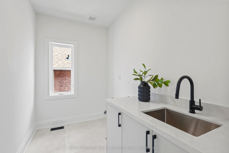 2350 EIGHTH LINE Oakville (WC Wedgewood Creek), Ontario L6H7E6
