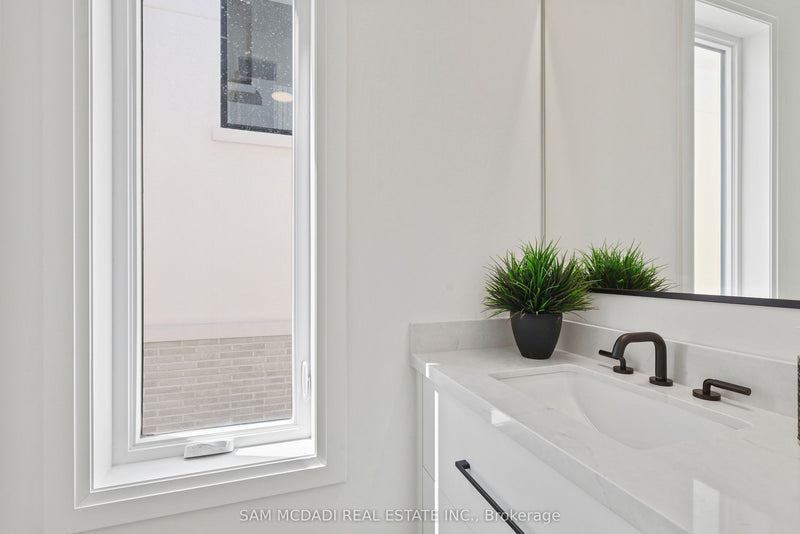 2350 EIGHTH LINE Oakville (WC Wedgewood Creek), Ontario L6H7E6