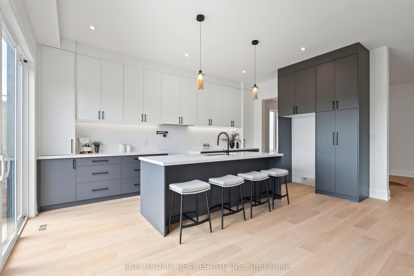 2350 EIGHTH LINE Oakville (WC Wedgewood Creek), Ontario L6H7E6