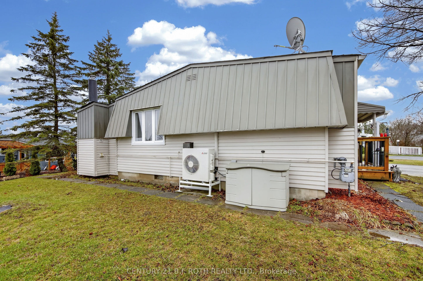 25 COMFORTS COVE COURT Innisfil, Ontario L9S1S3