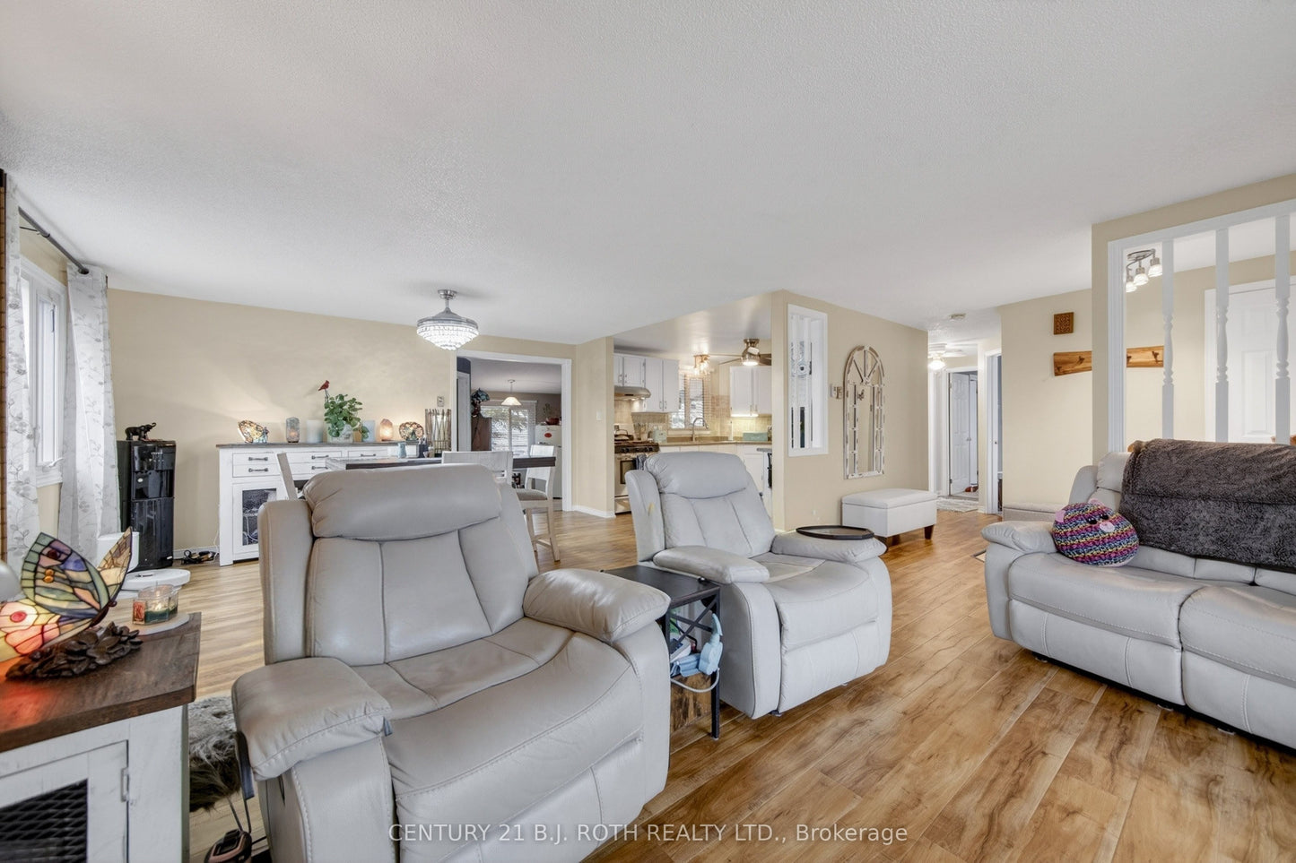 25 COMFORTS COVE COURT Innisfil, Ontario L9S1S3