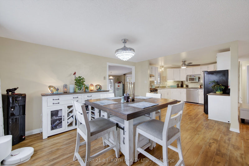 25 COMFORTS COVE COURT Innisfil, Ontario L9S1S3
