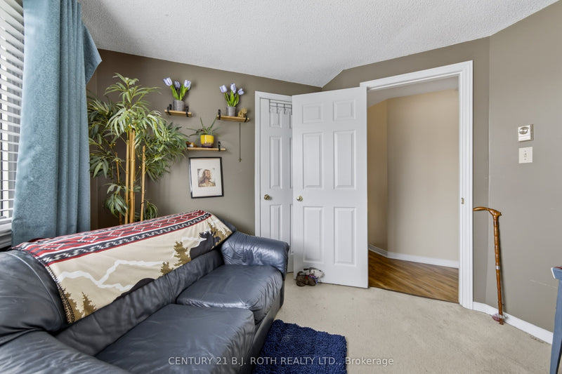25 COMFORTS COVE COURT Innisfil, Ontario L9S1S3