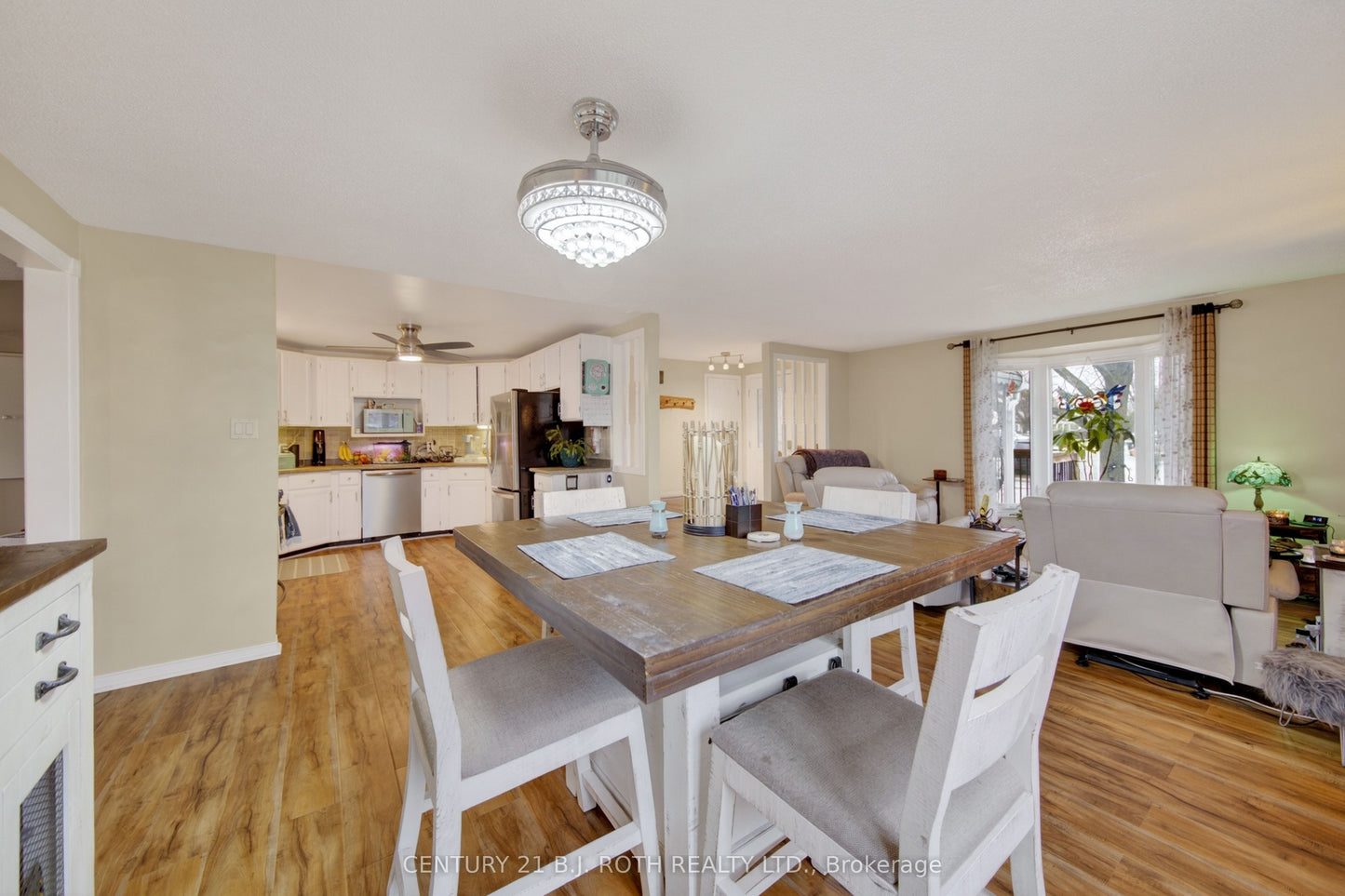 25 COMFORTS COVE COURT Innisfil, Ontario L9S1S3