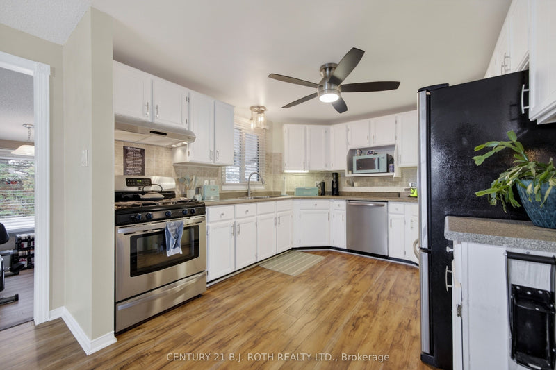 25 COMFORTS COVE COURT Innisfil, Ontario L9S1S3
