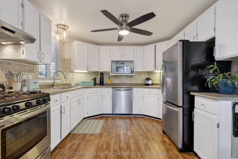 25 COMFORTS COVE COURT Innisfil, Ontario L9S1S3