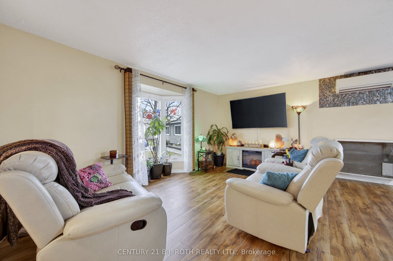 25 COMFORTS COVE COURT Innisfil, Ontario L9S1S3