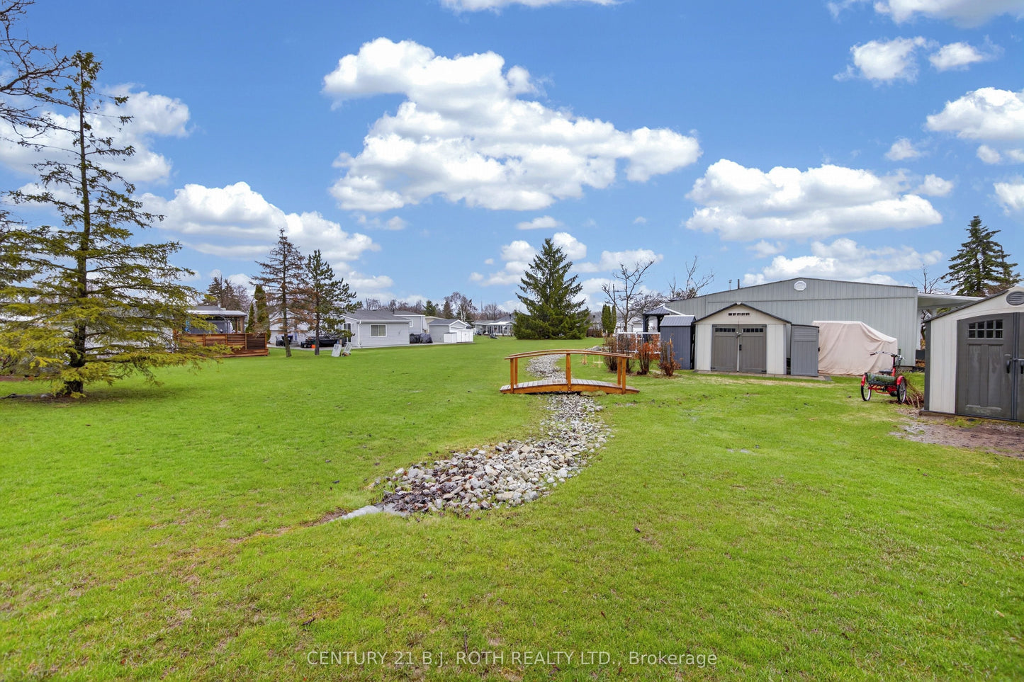25 COMFORTS COVE COURT Innisfil, Ontario L9S1S3