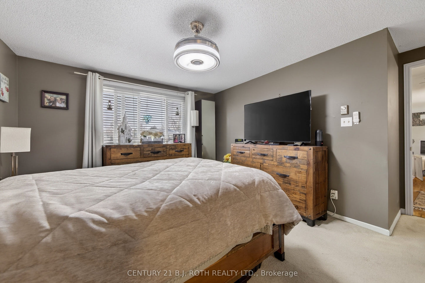 25 COMFORTS COVE COURT Innisfil, Ontario L9S1S3
