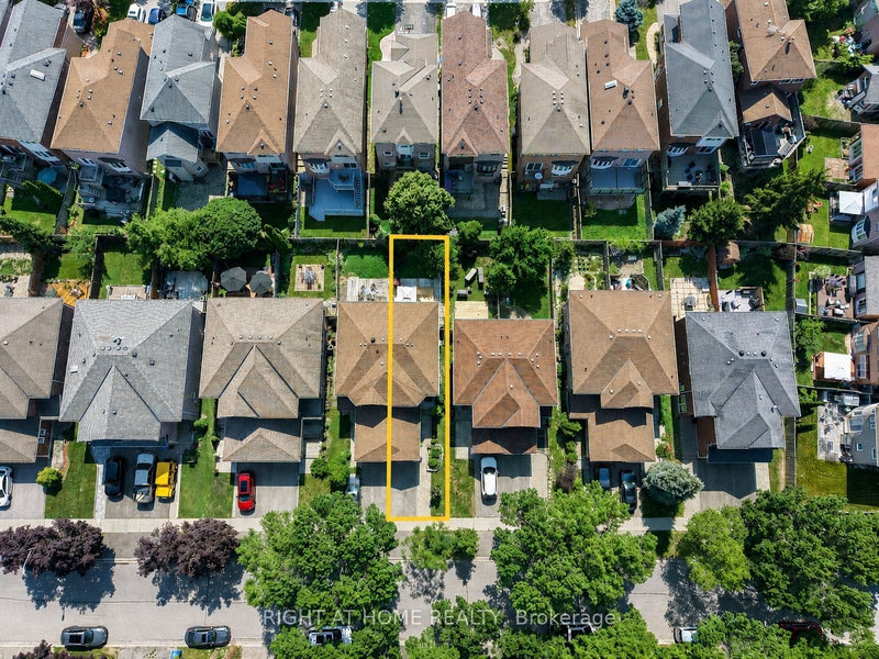 267 PINNACLE TRAIL Aurora (Bayview Wellington), Ontario L4G7G4
