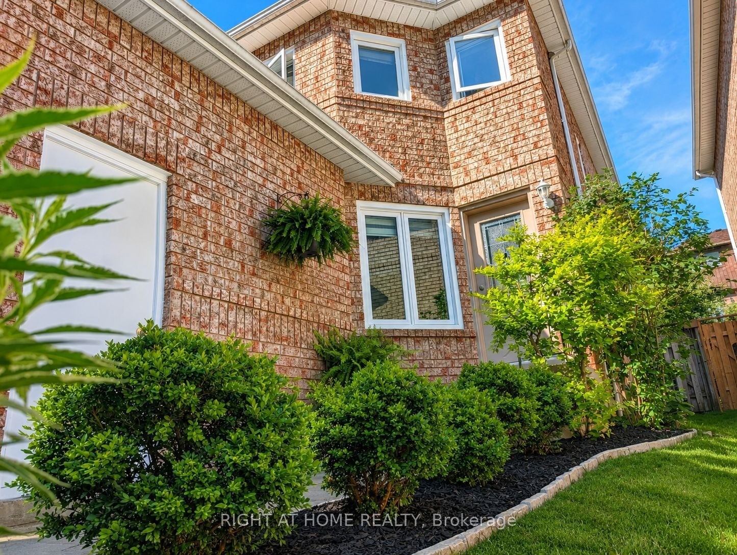 267 PINNACLE TRAIL Aurora (Bayview Wellington), Ontario L4G7G4