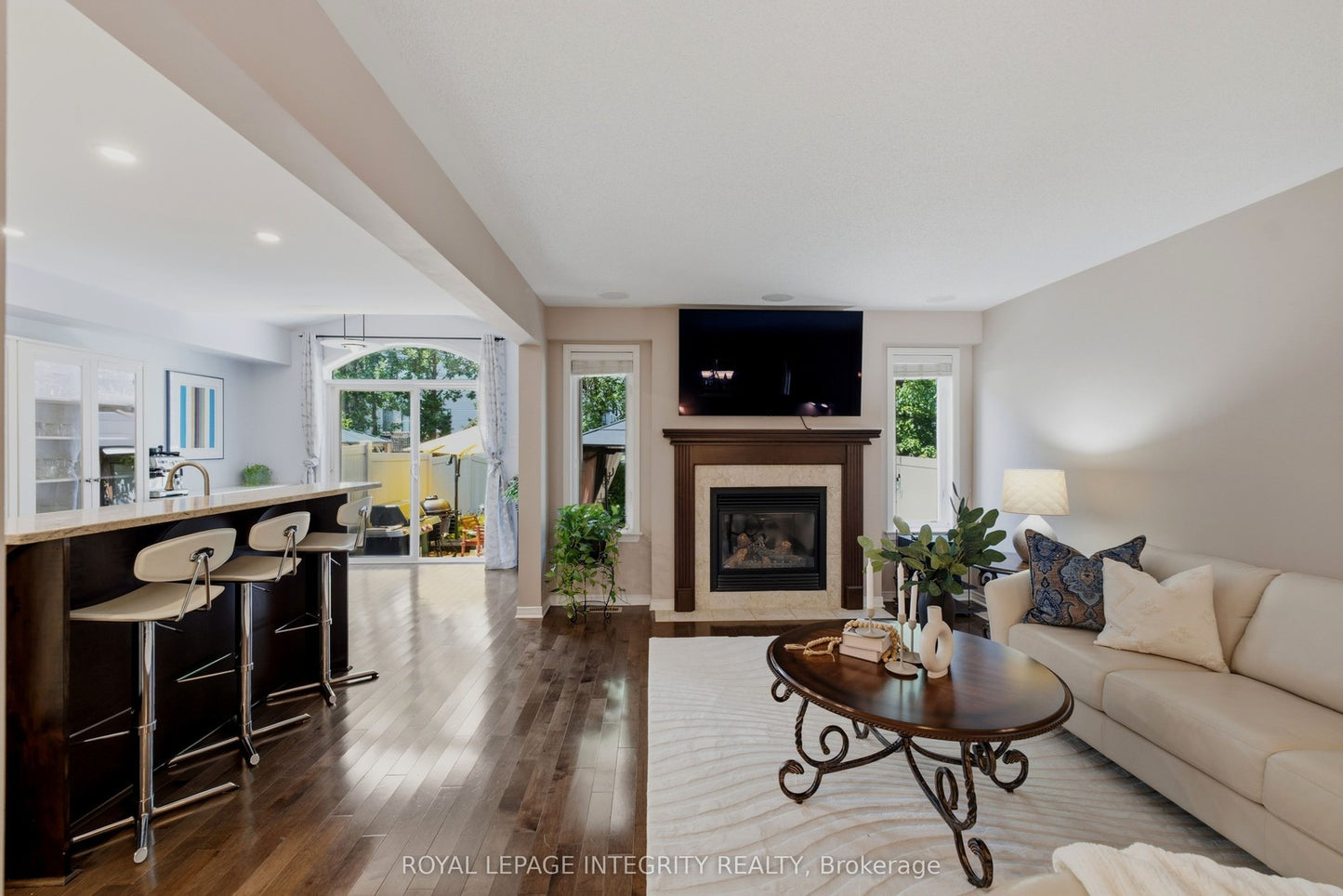 355 CELTIC RIDGE CRESCENT Ottawa, Ontario K2W0B6