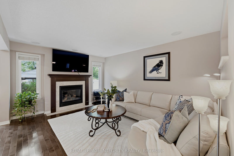 355 CELTIC RIDGE CRESCENT Ottawa, Ontario K2W0B6