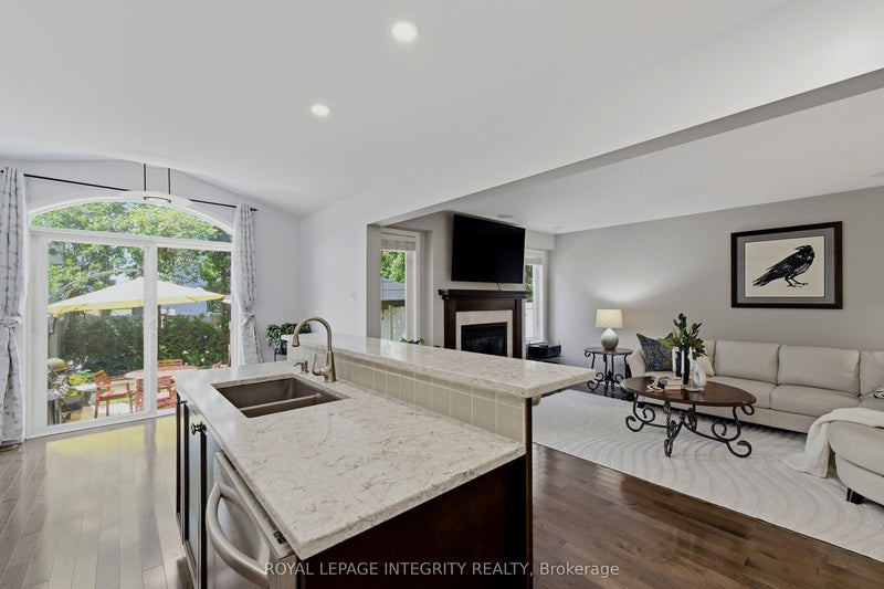 355 CELTIC RIDGE CRESCENT Ottawa, Ontario K2W0B6