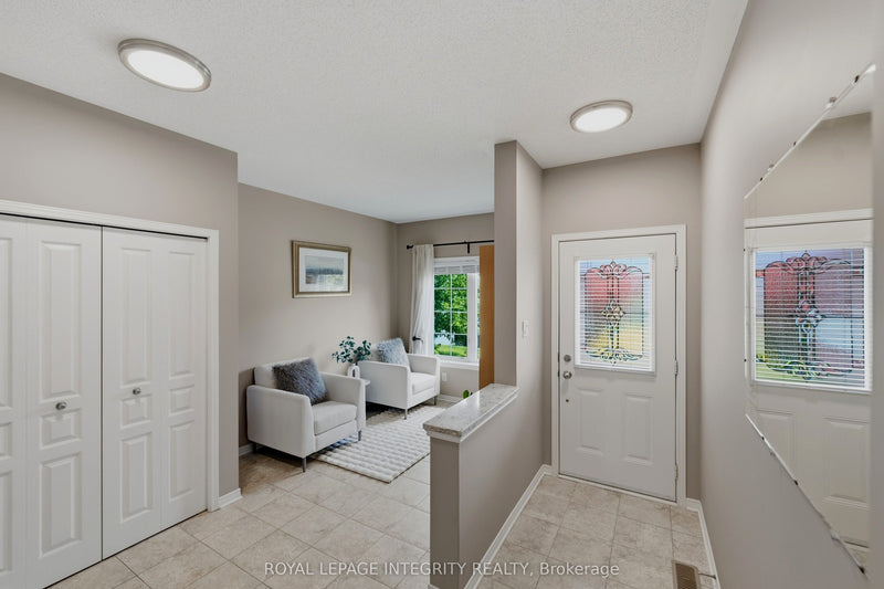 355 CELTIC RIDGE CRESCENT Ottawa, Ontario K2W0B6