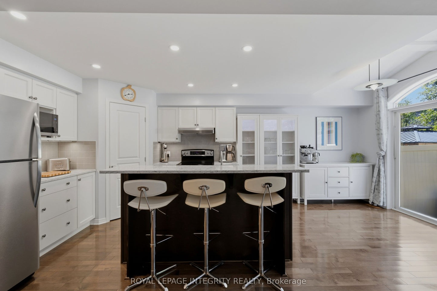 355 CELTIC RIDGE CRESCENT Ottawa, Ontario K2W0B6