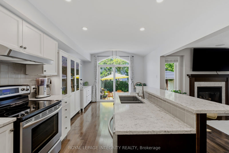 355 CELTIC RIDGE CRESCENT Ottawa, Ontario K2W0B6