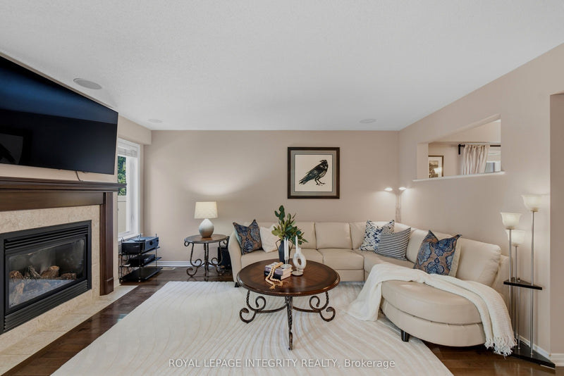 355 CELTIC RIDGE CRESCENT Ottawa, Ontario K2W0B6