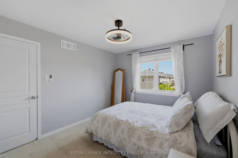 355 CELTIC RIDGE CRESCENT Ottawa, Ontario K2W0B6
