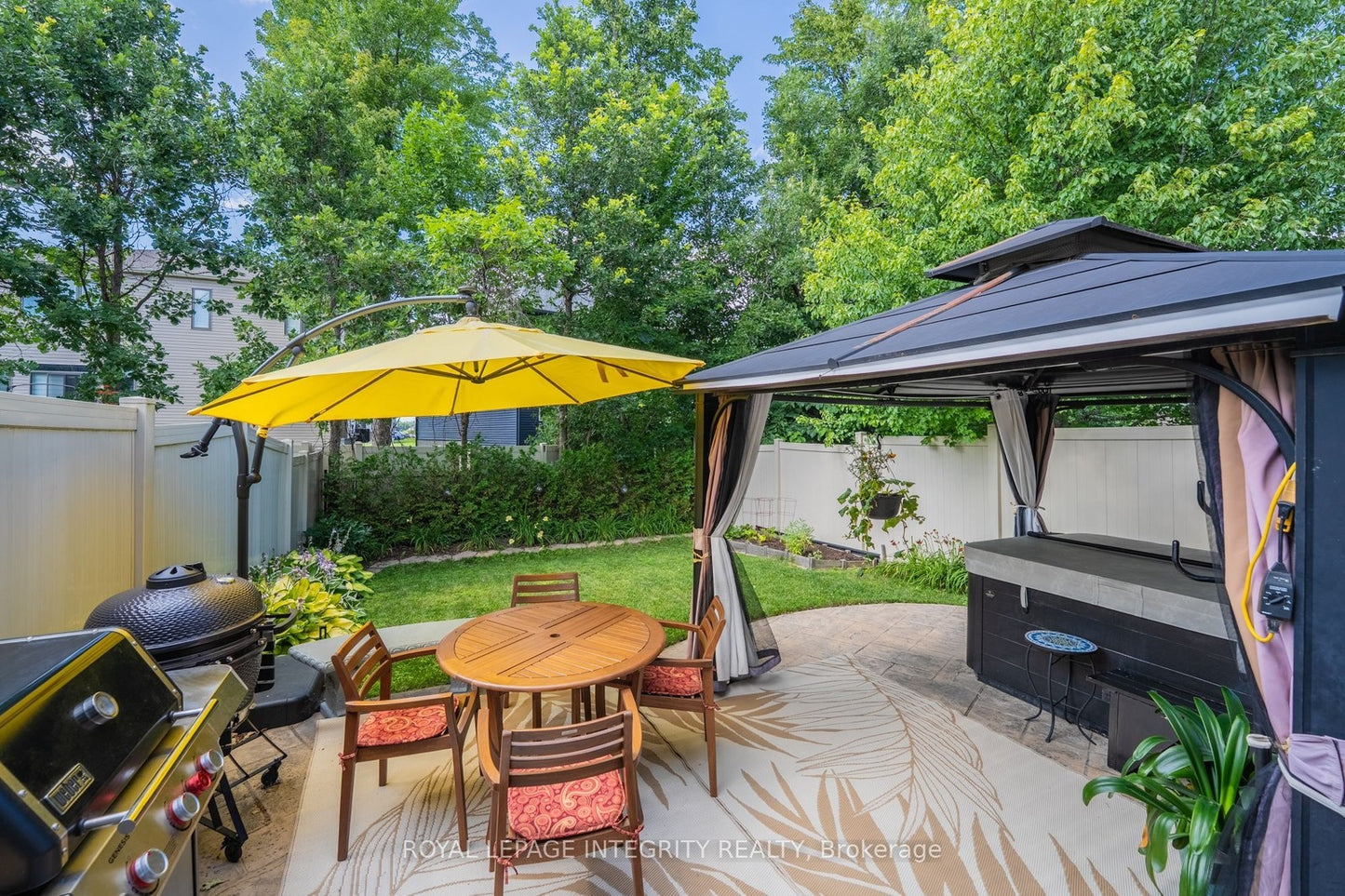 355 CELTIC RIDGE CRESCENT Ottawa, Ontario K2W0B6