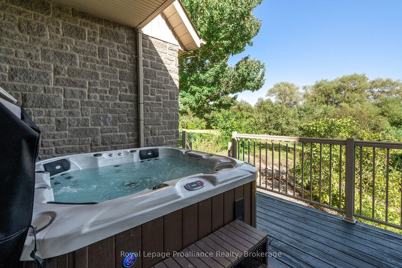 46 STAPLETON ROAD Prince Edward County (Hillier Ward), Ontario K0K2T0