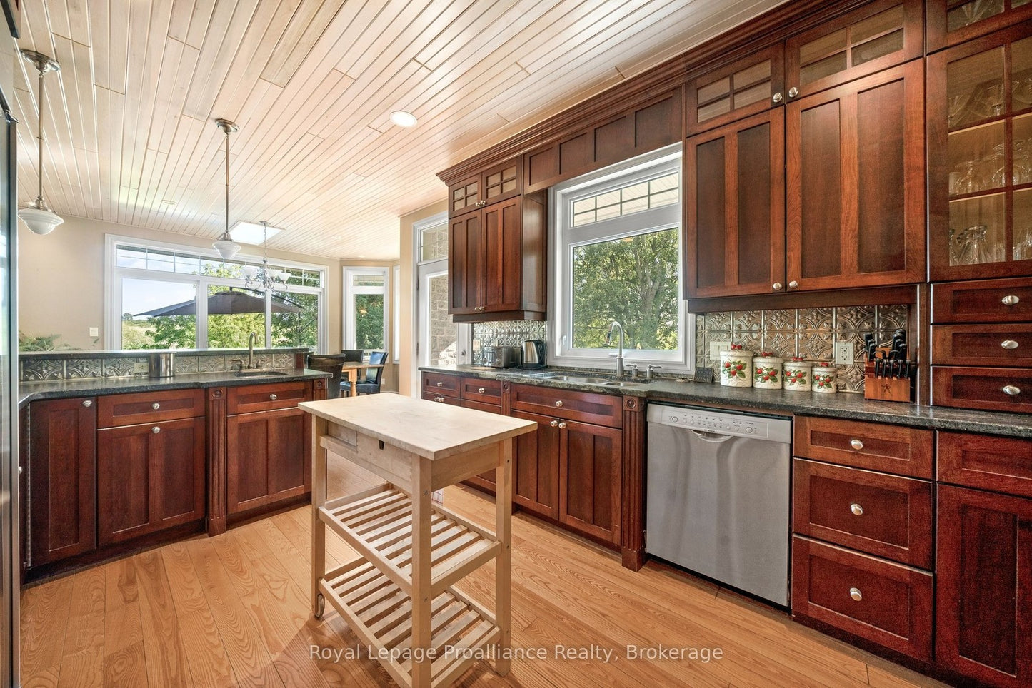 46 STAPLETON ROAD Prince Edward County (Hillier Ward), Ontario K0K2T0