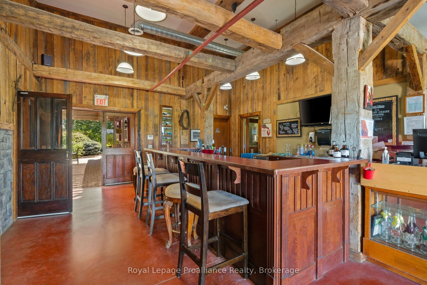 46 STAPLETON ROAD Prince Edward County (Hillier Ward), Ontario K0K2T0