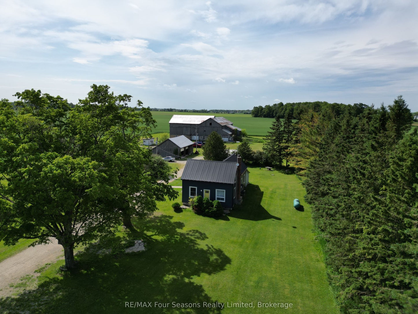 5803 26 HIGHWAY Clearview, Ontario L0M1S0