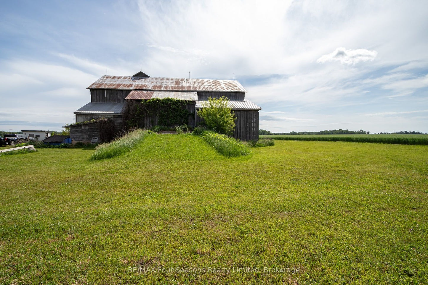 5803 26 HIGHWAY Clearview, Ontario L0M1S0