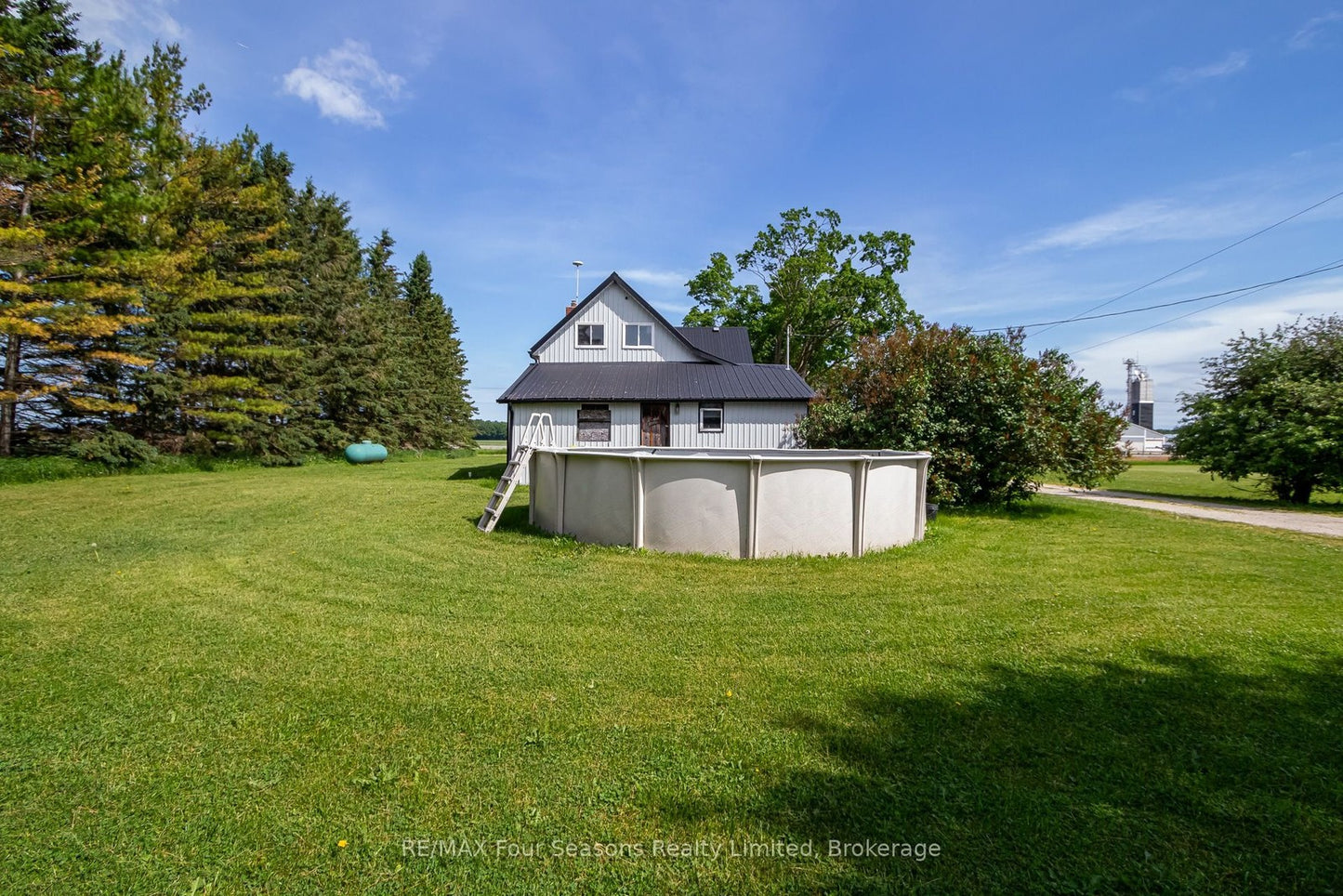 5803 26 HIGHWAY Clearview, Ontario L0M1S0