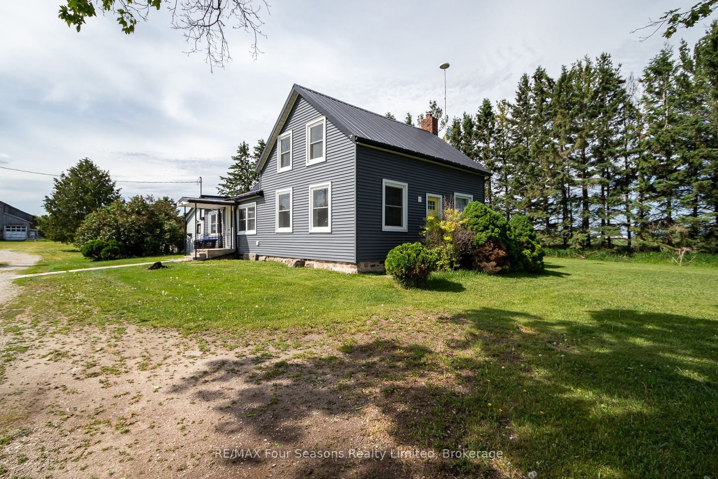 5803 26 HIGHWAY Clearview, Ontario L0M1S0