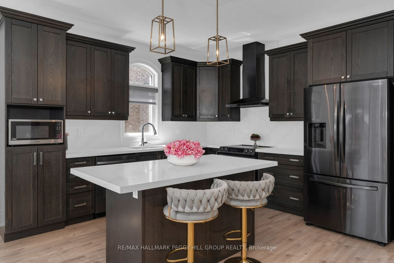 5 WOOD CRESCENT Essa (Angus), Ontario L3W0M5