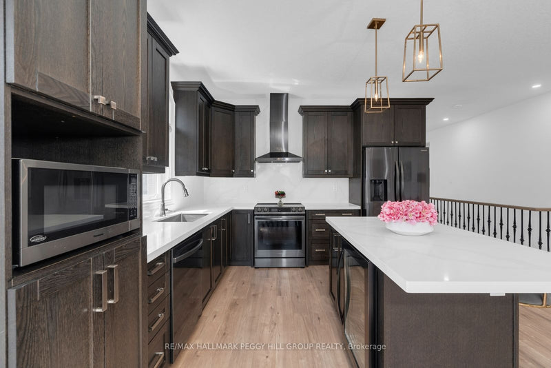 5 WOOD CRESCENT Essa (Angus), Ontario L3W0M5