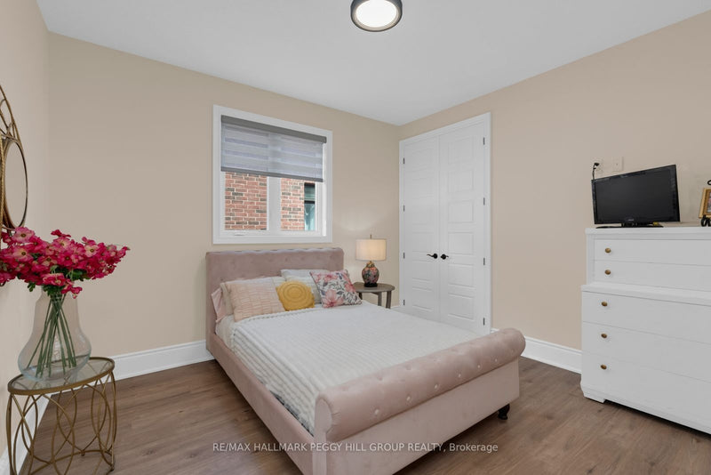 5 WOOD CRESCENT Essa (Angus), Ontario L3W0M5
